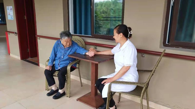 康复护理与医疗护理：了解适用人群，守护长辈健康